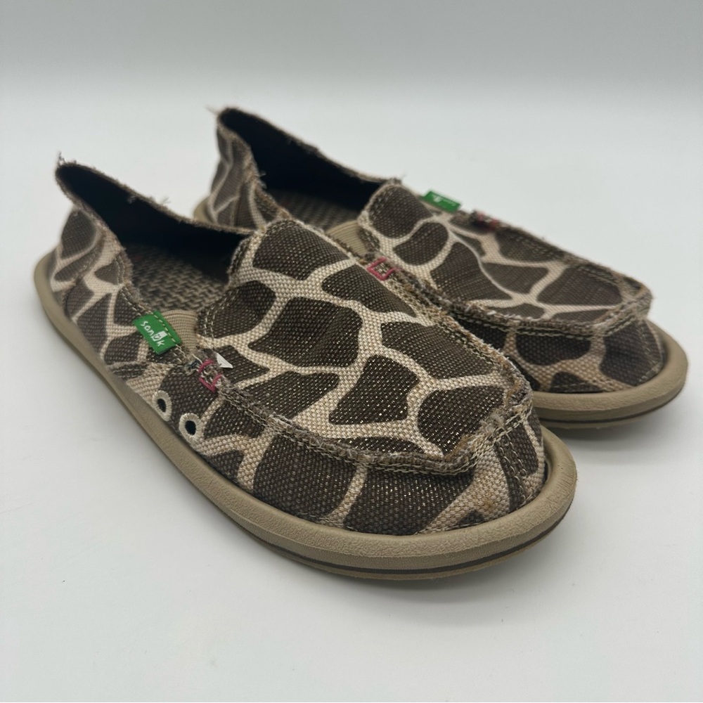 Sanuk Women's Brown Giraffe Print Casual Flats